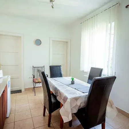 Viragos Vendeghaz Apartament *